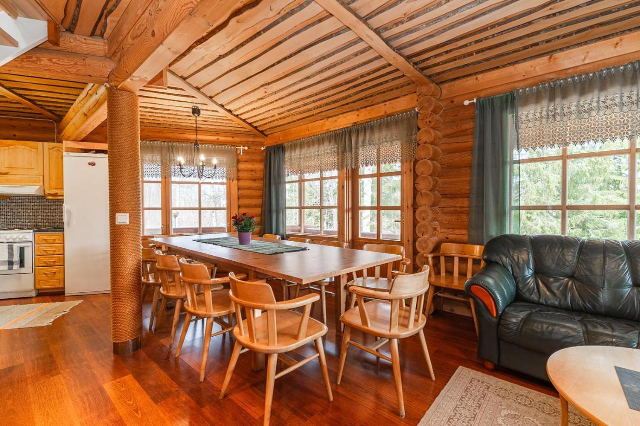 Karhunhovi Villa Paajarvi  Luaran gambar